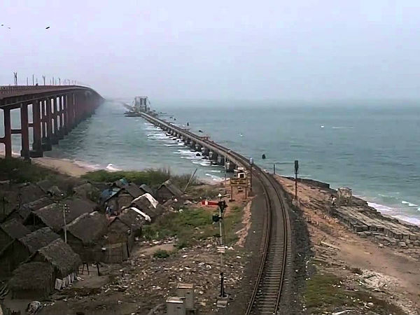 உலகின் அபாயகரமான ரயில் வழித்தடங்கள்