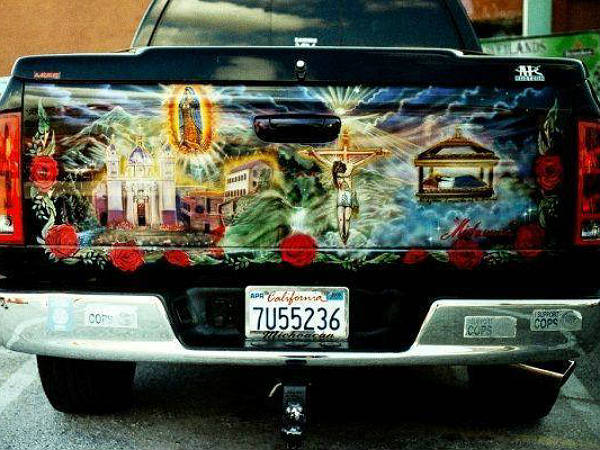 ரசிக்க வைக்கும் கார் ஓவியங்கள்