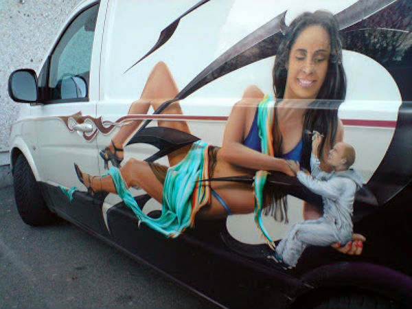 ரசிக்க வைக்கும் கார் ஓவியங்கள்