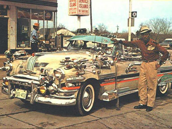 ரசிக்க வைக்கும் கார் ஓவியங்கள்