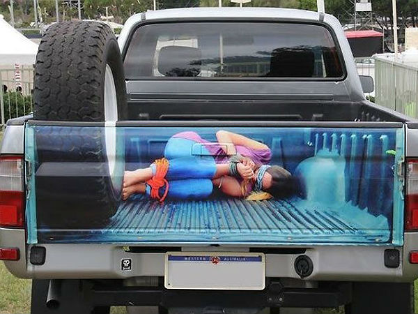 ரசிக்க வைக்கும் கார் ஓவியங்கள்