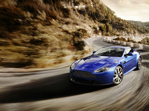  5. அஸ்டன் மார்ட்டின் வி8 வேன்டேஜ்