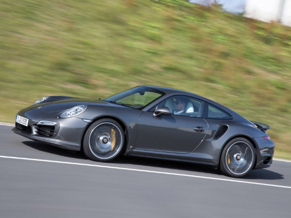 8. போர்ஷே 911