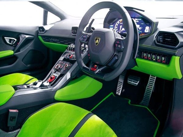 இன்டிரியரும்...