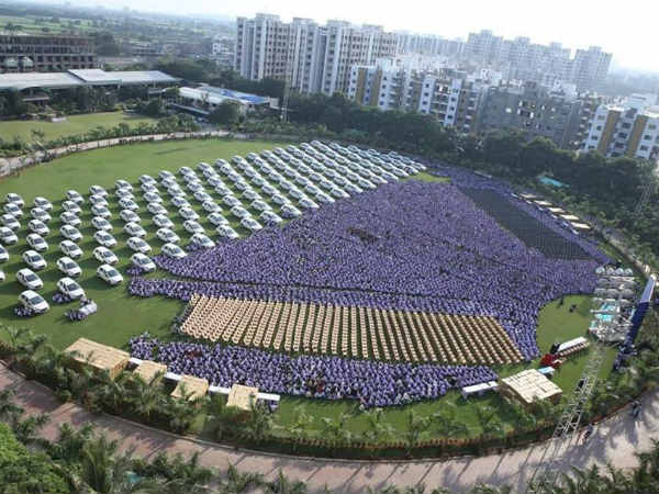 சர்வீஸ் மையம்