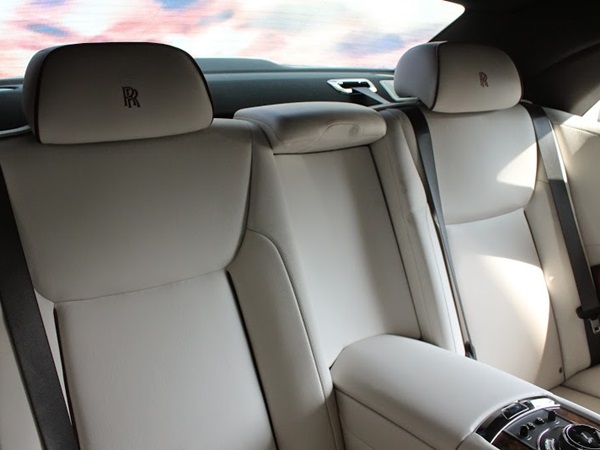 பின் இருக்கை