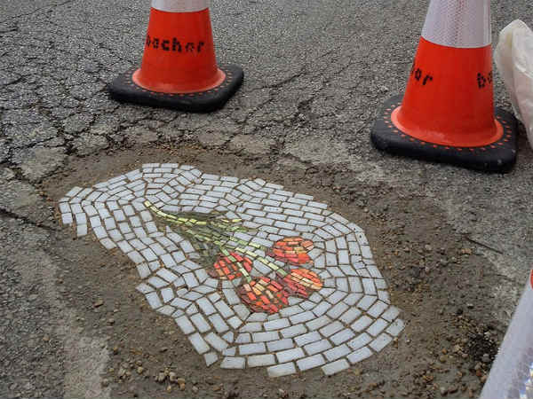 நூதனப் போராட்டம்