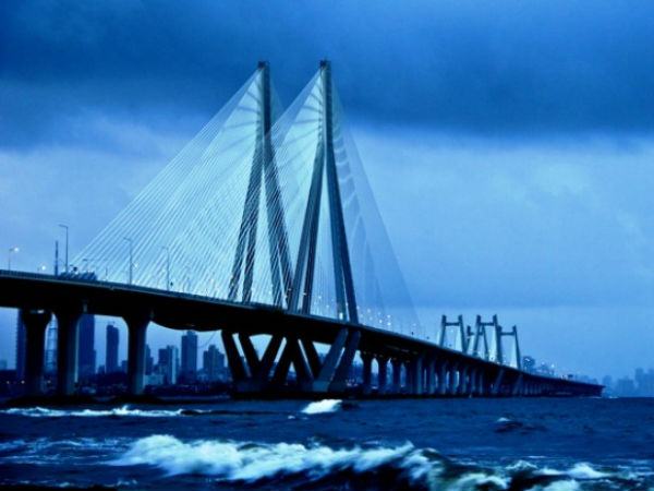 4.நீளமான கடல் பாலம்