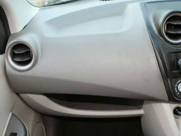  கிளவ் பாக்ஸ்