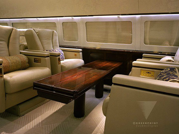 சகல வசதிகளுடன் போயிங் ஜம்போ விமானம்