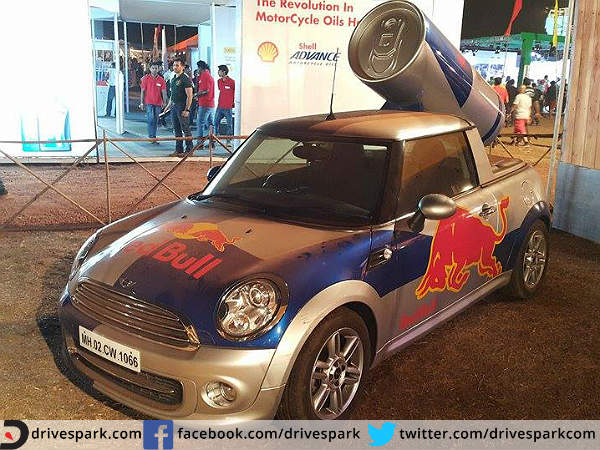 ரெட்புல் விளம்பர கார்