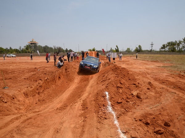 ஆஃப்ரோடு களம்