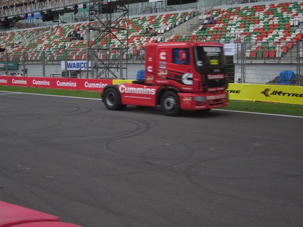 ஸ்பான்சர்கள்