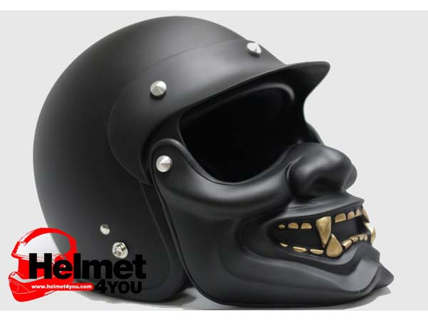 07. பிளாக் ஹோஸ்ட் மாஸ்க்