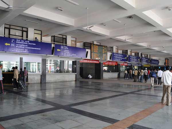  33. ரயில் நிலையங்கள்