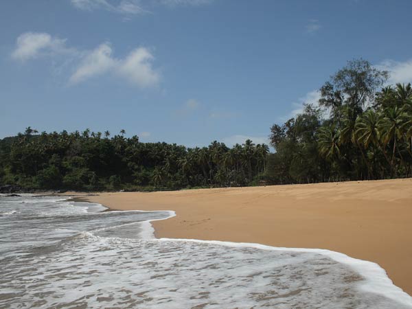 12. பொலேம் பீச்