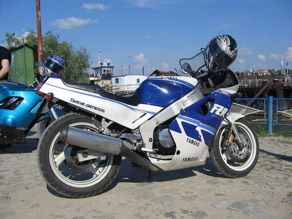  யமஹா எஃப்இசட்ஆர்1000 தொடர்ச்சி...