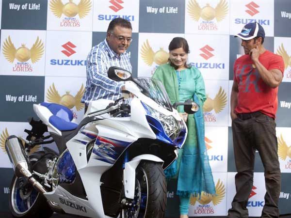 11. இன்னொரு சூப்பர் பைக் 11. இன்னொரு சூப்பர் பைக்