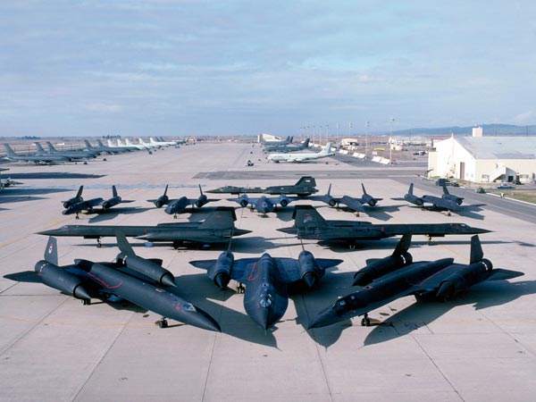  02. லாக்ஹீட் எஸ்ஆர்71 பிளாக்பேர்டு