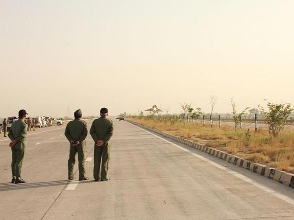 போக்குவரத்துக்கு தடை