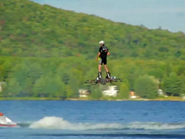 கால்களில் றெக்கை