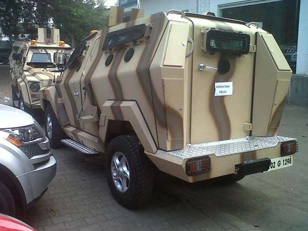 குண்டு துளைக்காத வாகனம்