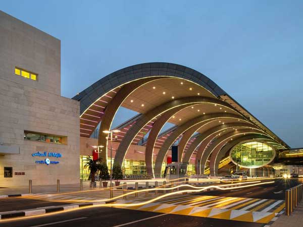  13. எமிரேட்ஸ் 221