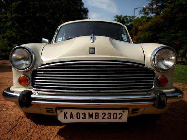 ரீபேட்ஜ் மாடல்