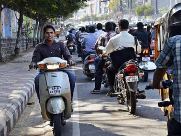 இந்திய சாலைகளின் விதிமீறல் சுவாரஸ்யங்கள்!