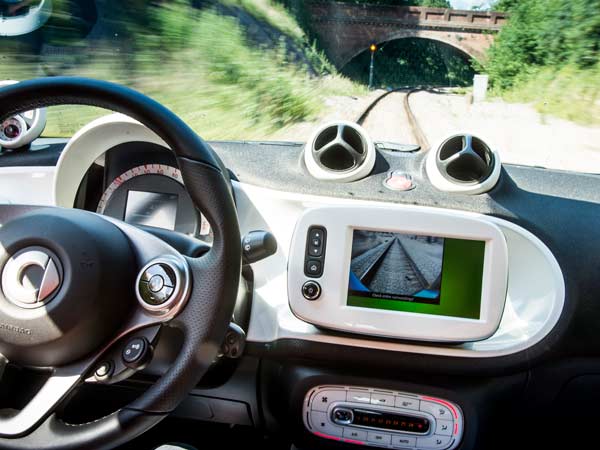 ஸ்டீயரிங் கிடையாது