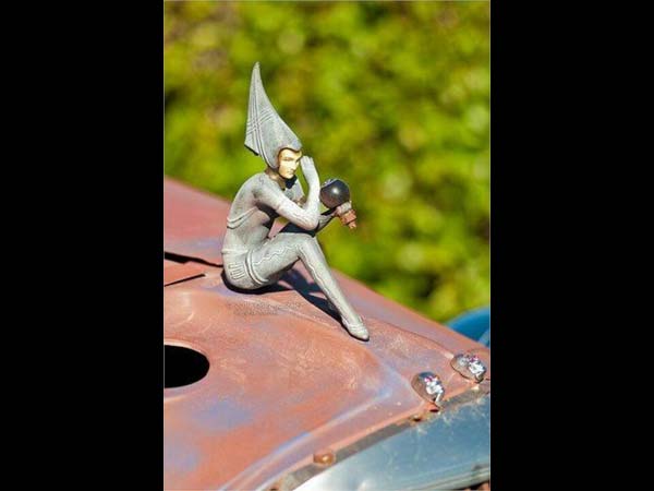 சுவாரஸ்யமான கார் ஆபரணச் சின்னங்கள்