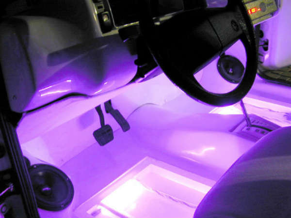 வித்தியாசமும், சுவாரஸ்யமான கார் ஆக்சஸெரீகள்