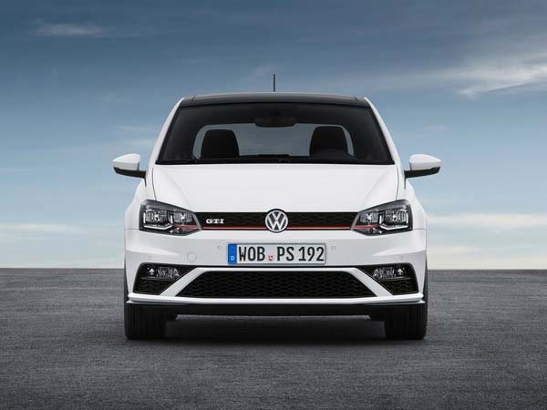 02. மிரட்டும் செயல்திறன்