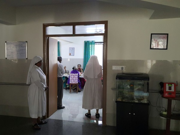 பைக் பயண குழுவினருடன்...