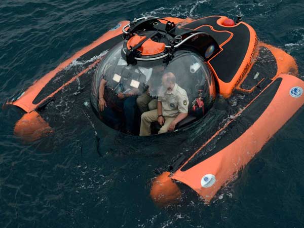 கண்ணாடி கூண்டு