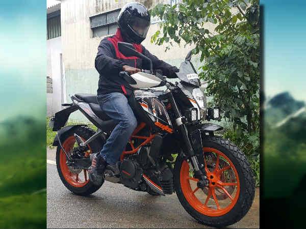 பயணக் குழு...