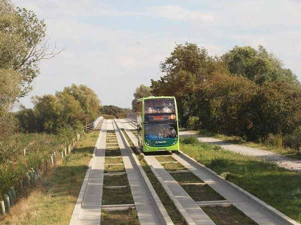 நவீன கால ரயில்பஸ்!