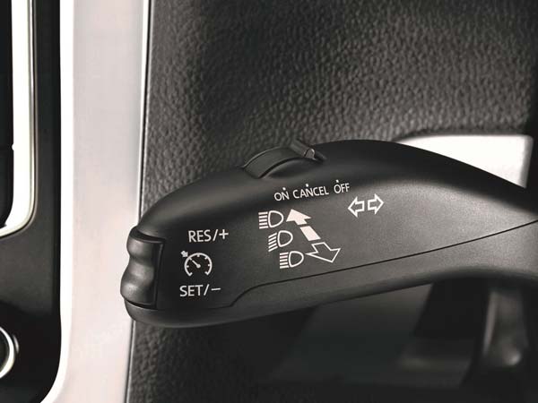 கூடுதல் வசதிகளுடன் ஃபோக்ஸ்வேகன் போலோ