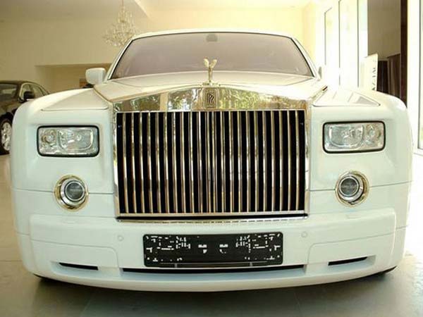 01. ரோல்ஸ்ராய்ஸ் ஃபான்டம் சாலிட் கோல்டு