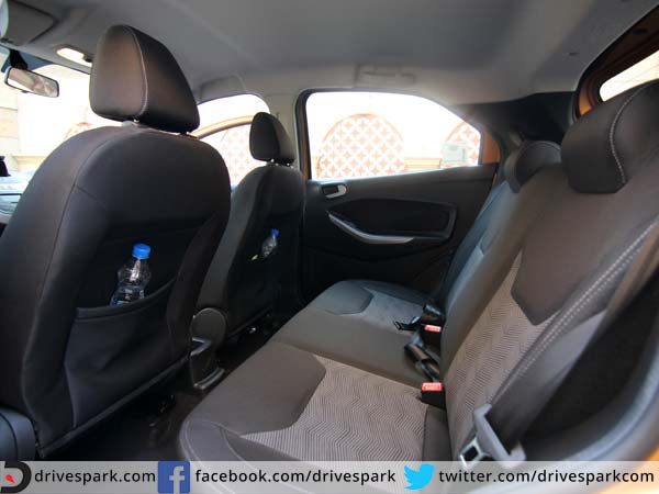 பின் இருக்கைகள்