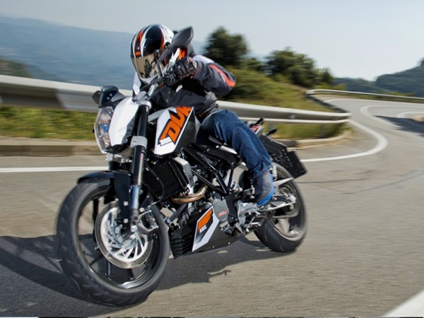 01. கேடிஎம் டியூக் 200