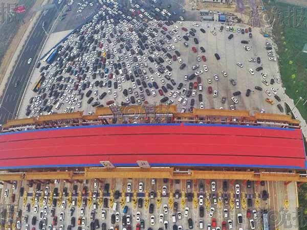 பாதி பேர் பயணத்தில்...