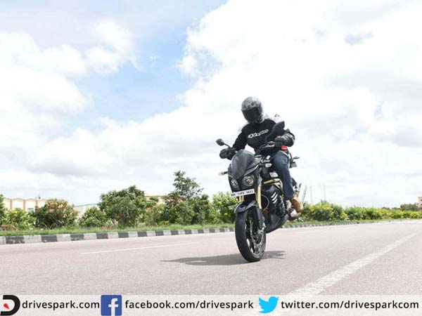 பின் இருக்கை