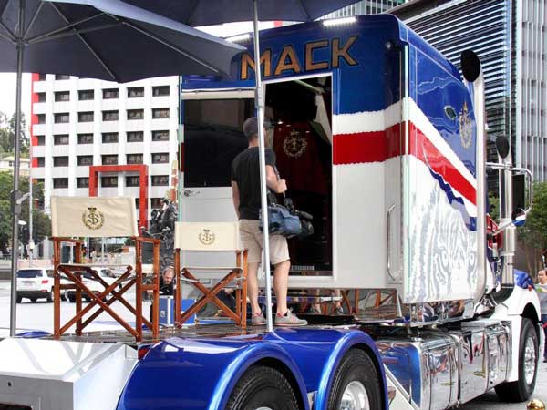  பிரத்யேக வண்ணம்