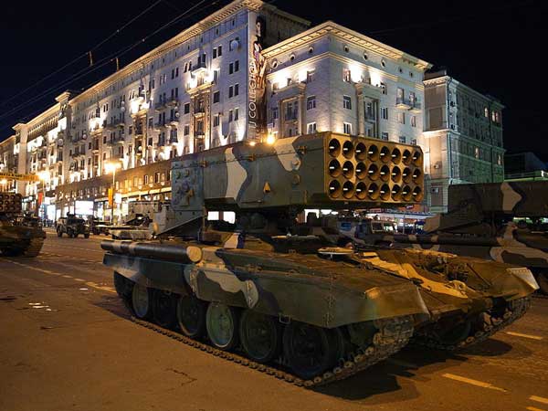 வெளியுலகுக்கு அறிமுகம்