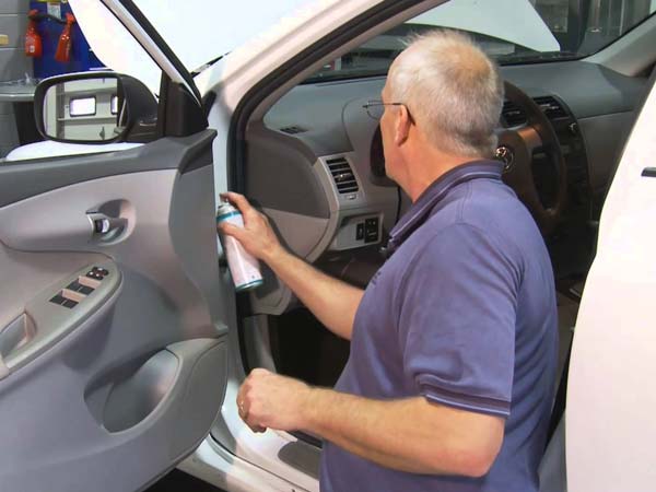 10) கீச்சிடும் கதவுகள்;