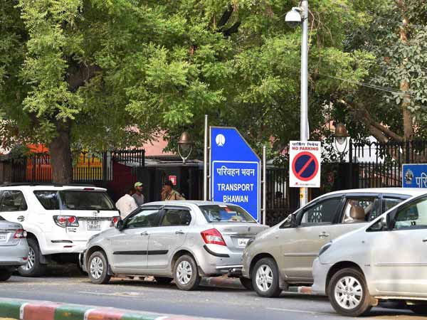 ரூ. 12,00,000 - ரூ. 20,00,000 வரையிலான நான்கு சக்கர வாகனங்கள்;