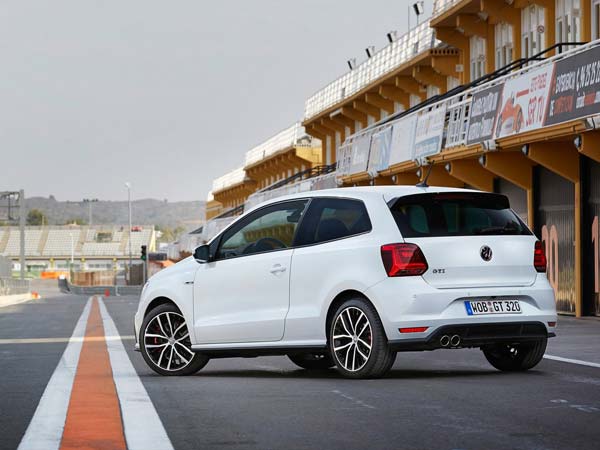 ஸ்போர்ட்டியான கார்;