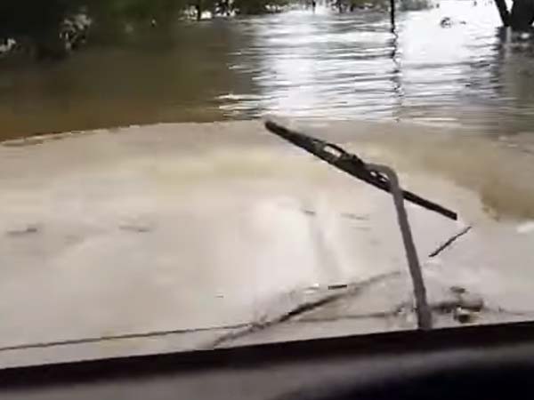 மஹிந்திரா ஜீப்