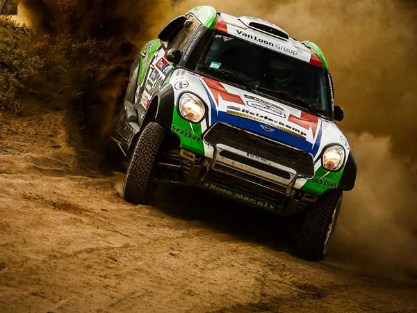 நாஸ்ஸர் அல்-அட்டையாஹ் முன்னிலை;